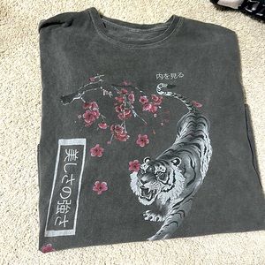 urban outfitters oversized tiger shirt